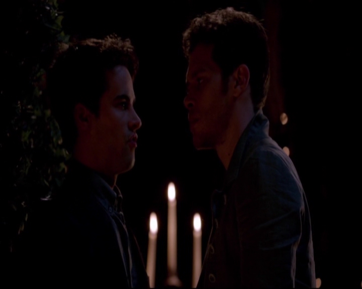 VampireDiariesWorld-dot-nl_TheOriginals_3x04AWalkOnTheWildSide-deletedscenes0081.jpg