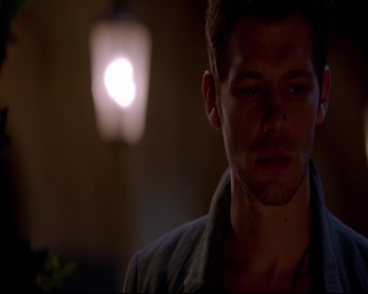 VampireDiariesWorld-dot-nl_TheOriginals_3x04AWalkOnTheWildSide-deletedscenes0084.jpg