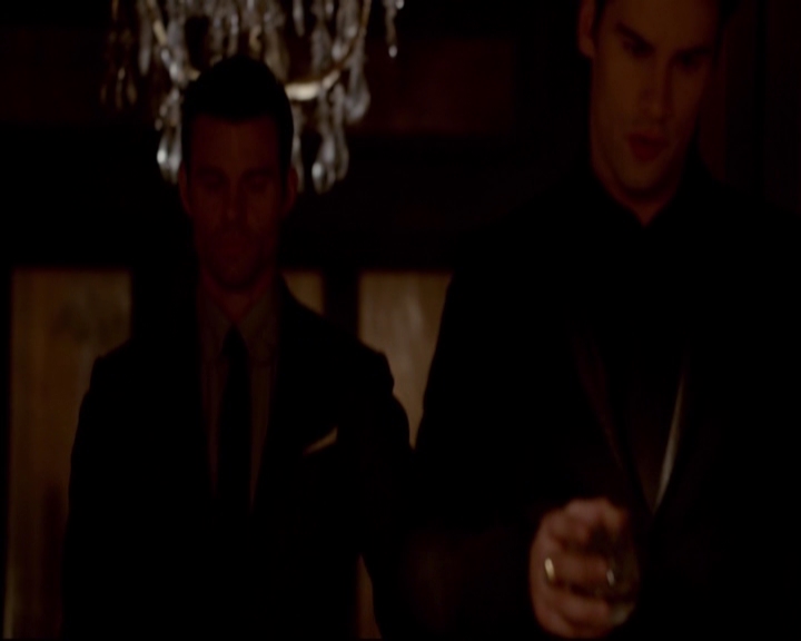 VampireDiariesWorld-dot-nl_TheOriginals_3x07OutOfEasy-deletedscenes0004.jpg