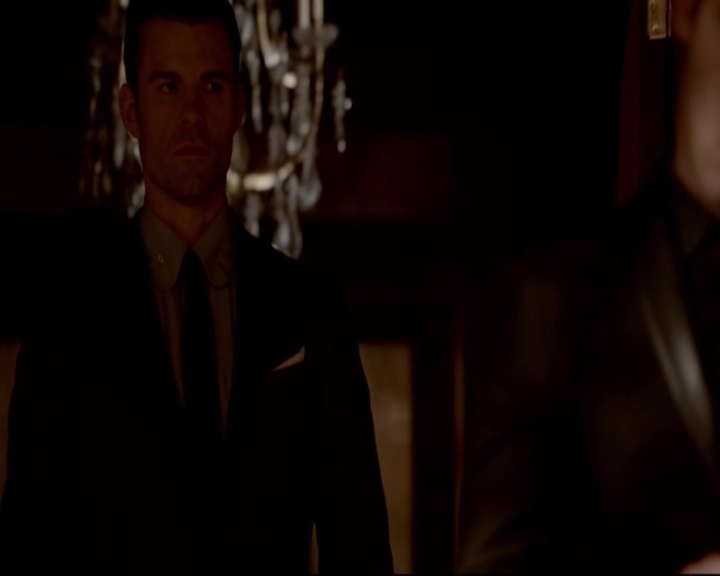 VampireDiariesWorld-dot-nl_TheOriginals_3x07OutOfEasy-deletedscenes0005.jpg