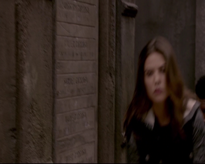 VampireDiariesWorld-dot-nl_TheOriginals_3x07OutOfEasy-deletedscenes0086.jpg