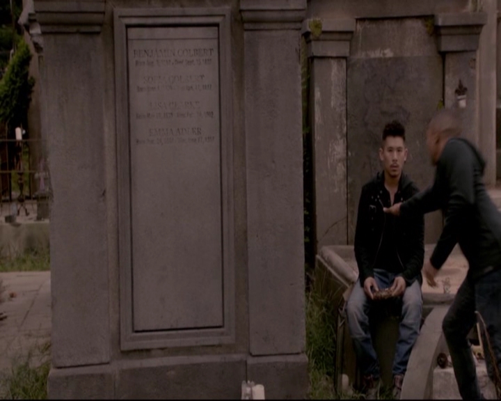 VampireDiariesWorld-dot-nl_TheOriginals_3x07OutOfEasy-deletedscenes0094.jpg