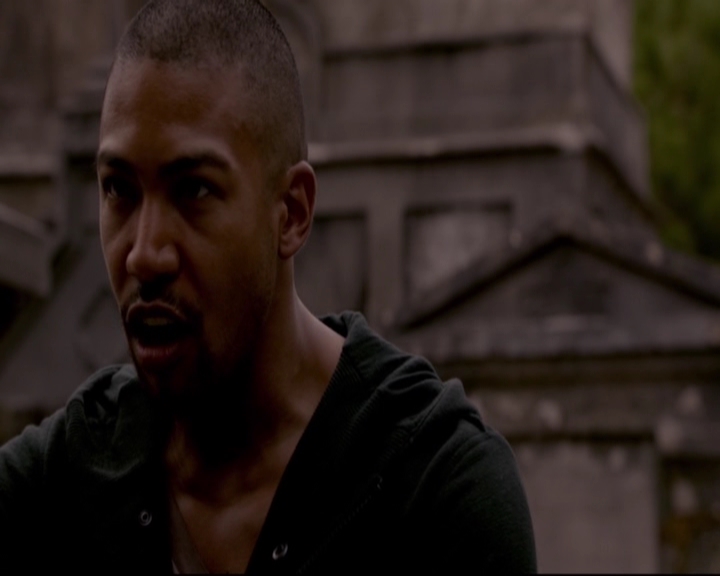 VampireDiariesWorld-dot-nl_TheOriginals_3x07OutOfEasy-deletedscenes0098.jpg