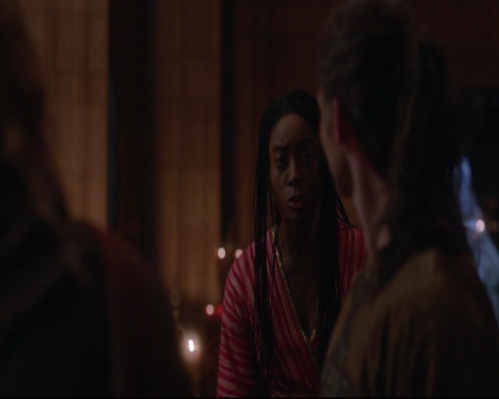 VampireDiariesWorld-dot-nl_TheOriginals_3x12DeadAngels-deletedscenes0023.jpg