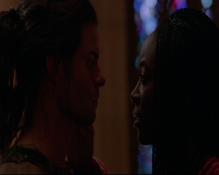 VampireDiariesWorld-dot-nl_TheOriginals_3x12DeadAngels-deletedscenes0093.jpg