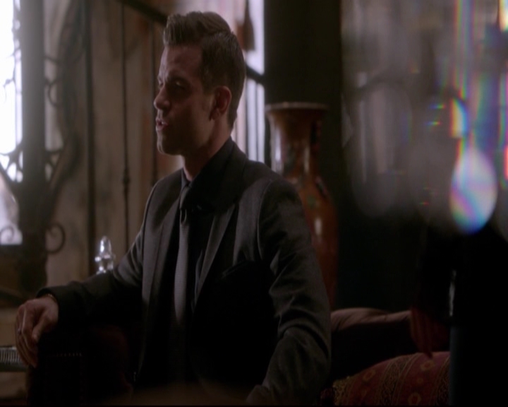 VampireDiariesWorld-dot-nl_TheOriginals_3x14AStreetcarNamedDesire-deletedscenes0077.jpg