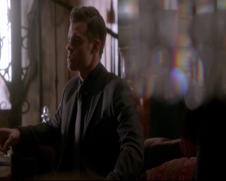 VampireDiariesWorld-dot-nl_TheOriginals_3x14AStreetcarNamedDesire-deletedscenes0080.jpg