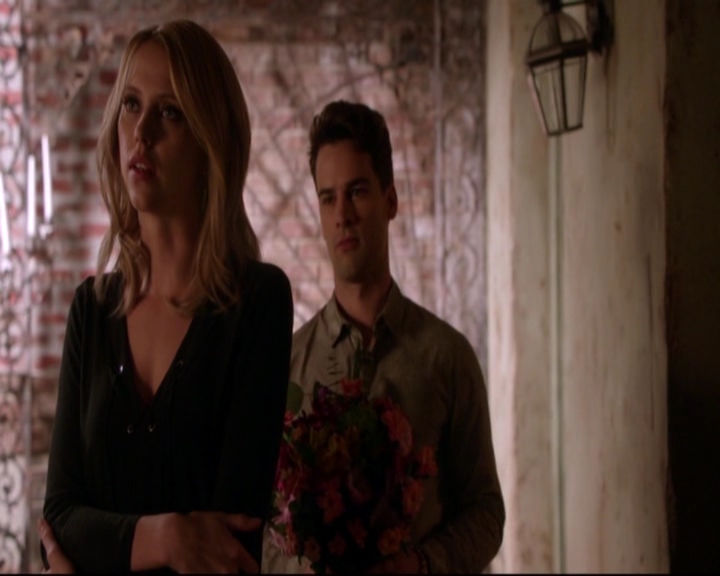 VampireDiariesWorld-dot-nl_TheOriginals_3x16AloneWithEverybody-deletedscenes0049.jpg