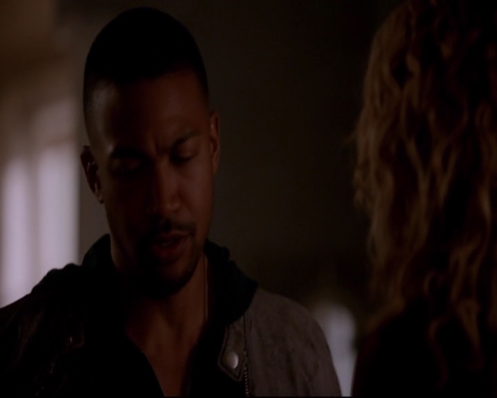 VampireDiariesWorld-dot-nl_TheOriginals_3x17BehindTheBlackHorizon-deletedscenes0058.jpg