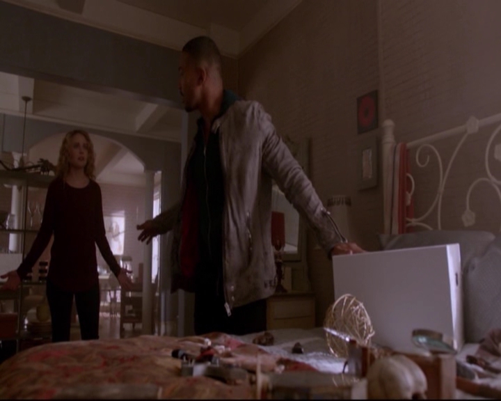 VampireDiariesWorld-dot-nl_TheOriginals_3x17BehindTheBlackHorizon-deletedscenes0064.jpg