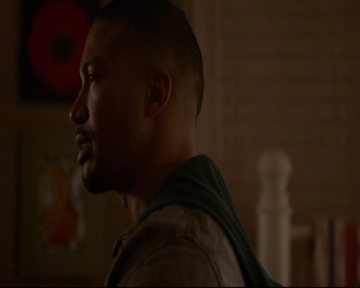 VampireDiariesWorld-dot-nl_TheOriginals_3x17BehindTheBlackHorizon-deletedscenes0081.jpg