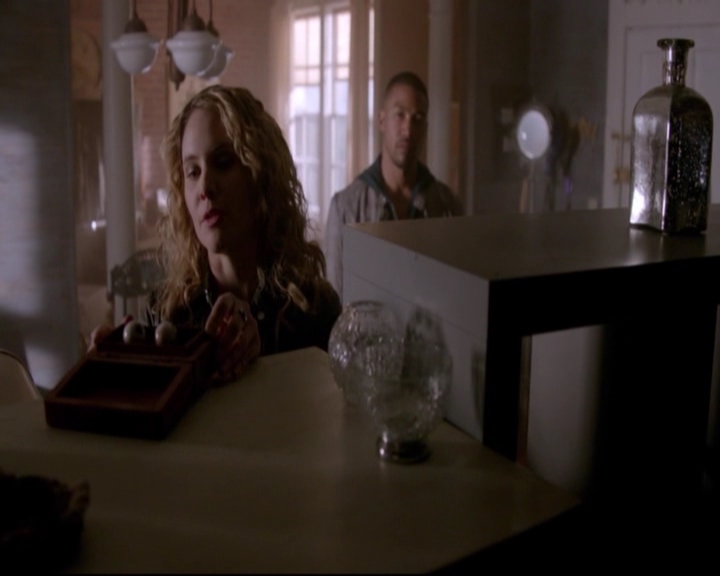 VampireDiariesWorld-dot-nl_TheOriginals_3x17BehindTheBlackHorizon-deletedscenes0146.jpg