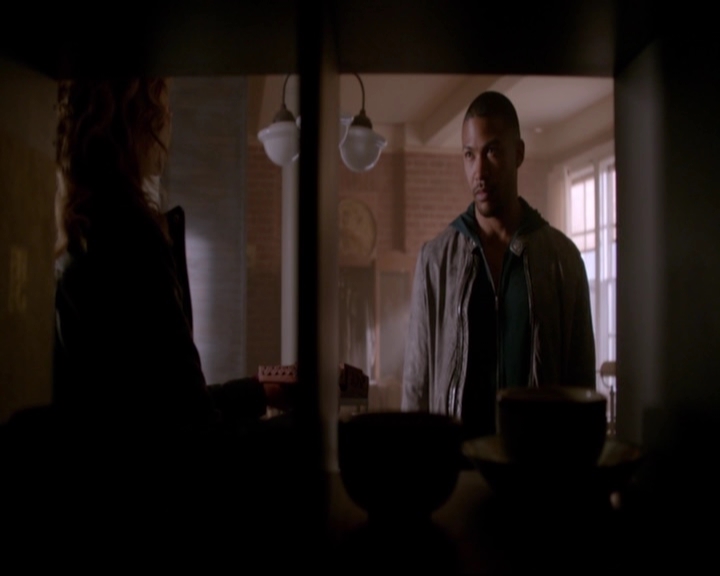 VampireDiariesWorld-dot-nl_TheOriginals_3x17BehindTheBlackHorizon-deletedscenes0153.jpg