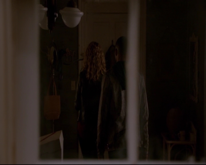 VampireDiariesWorld-dot-nl_TheOriginals_3x17BehindTheBlackHorizon-deletedscenes0209.jpg