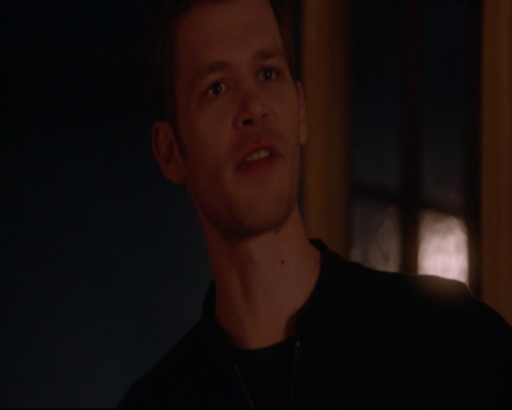 VampireDiariesWorld-dot-nl_TheOriginals_3x18TheDevilComesHereAndSighs-deletedscenes0034.jpg