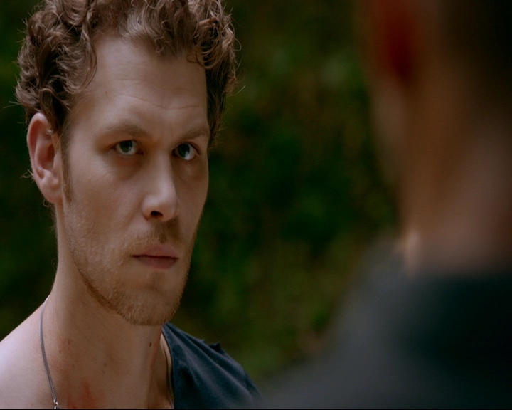 VampireDiaries-dot-nl_TheOriginals4x02NoQuarter1945.jpg