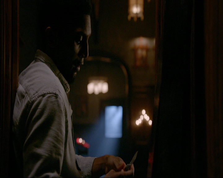 VampireDiaries-dot-nl_TheOriginals4x02NoQuarter2128.jpg