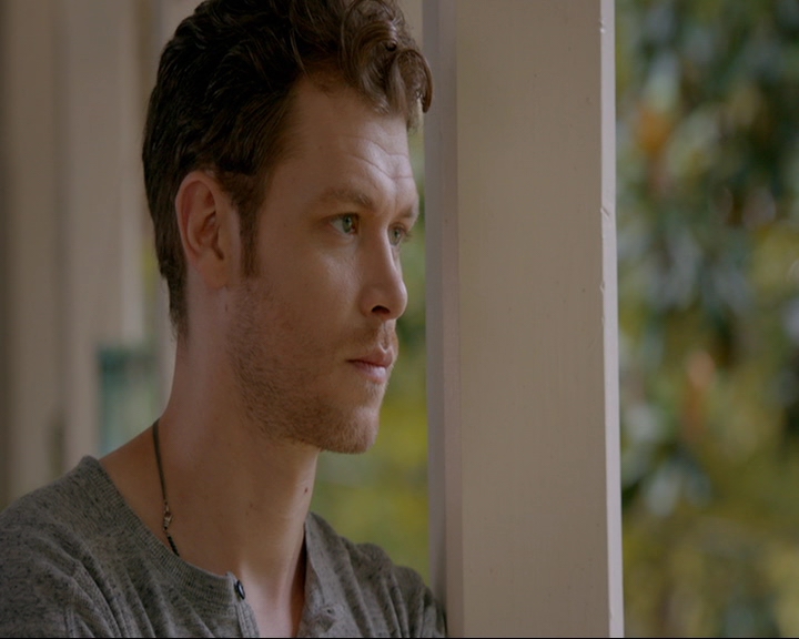 VampireDiaries-dot-nl_TheOriginals4x03HaunterOfRuins0000.jpg