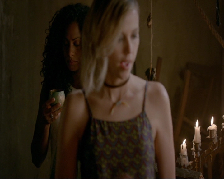 VampireDiaries-dot-nl_TheOriginals4x05IHearYouKnocking0348.jpg