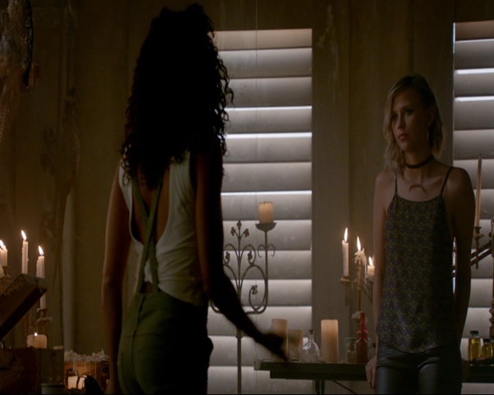 VampireDiaries-dot-nl_TheOriginals4x05IHearYouKnocking0385.jpg