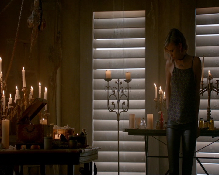 VampireDiaries-dot-nl_TheOriginals4x05IHearYouKnocking0416.jpg