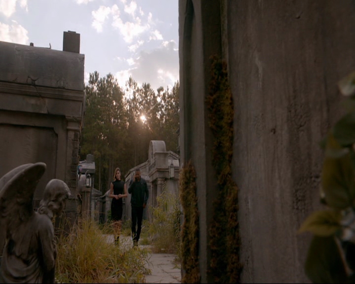 VampireDiaries-dot-nl_TheOriginals4x05IHearYouKnocking0422.jpg