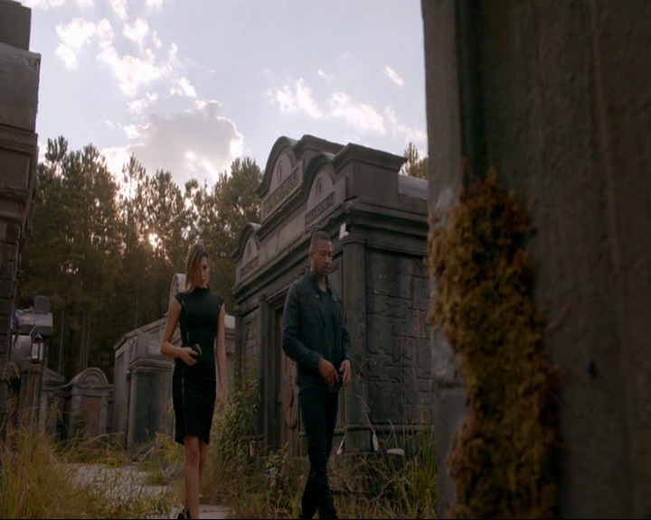 VampireDiaries-dot-nl_TheOriginals4x05IHearYouKnocking0428.jpg