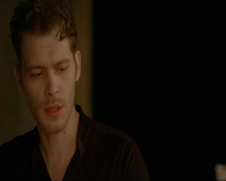 VampireDiaries-dot-nl_TheOriginals4x05IHearYouKnocking0524.jpg