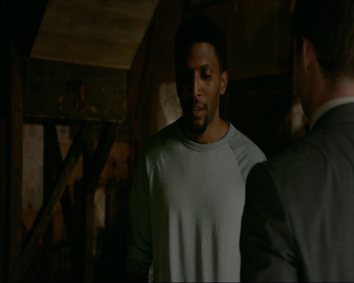 VampireDiaries-dot-nl_TheOriginals4x06BagOfCobras0080.jpg