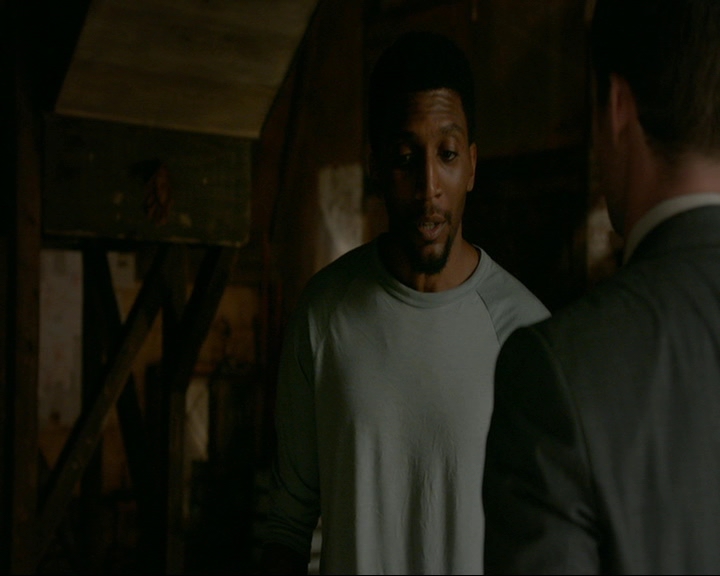 VampireDiaries-dot-nl_TheOriginals4x06BagOfCobras0082.jpg