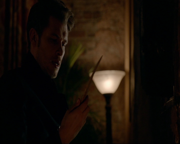 VampireDiaries-dot-nl_TheOriginals4x06BagOfCobras0868.jpg