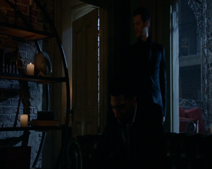 VampireDiaries-dot-nl_TheOriginals4x06BagOfCobras0880.jpg