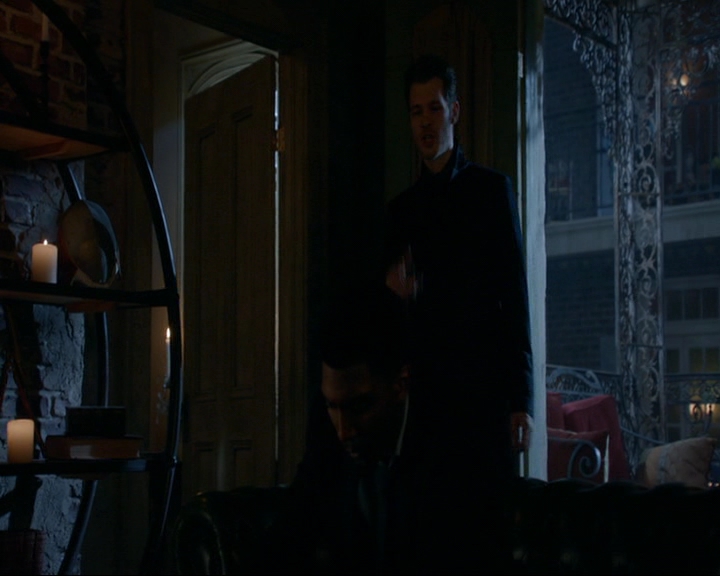 VampireDiaries-dot-nl_TheOriginals4x06BagOfCobras0881.jpg