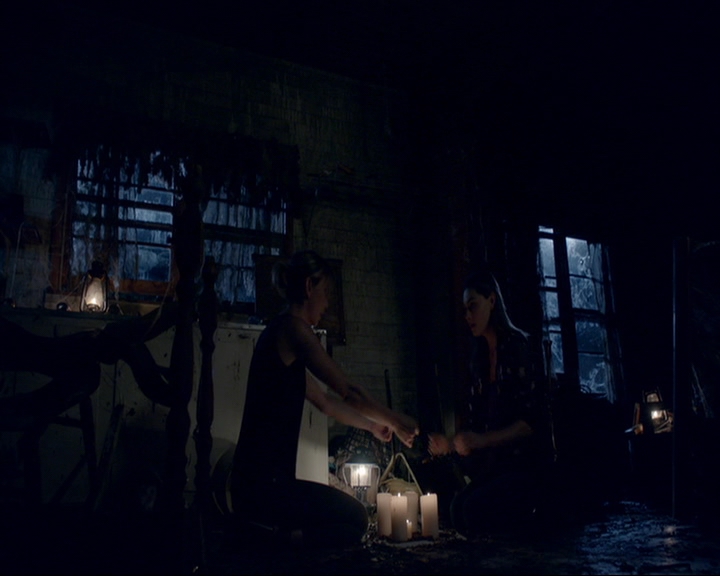 VampireDiaries-dot-nl_TheOriginals4x06BagOfCobras0947.jpg