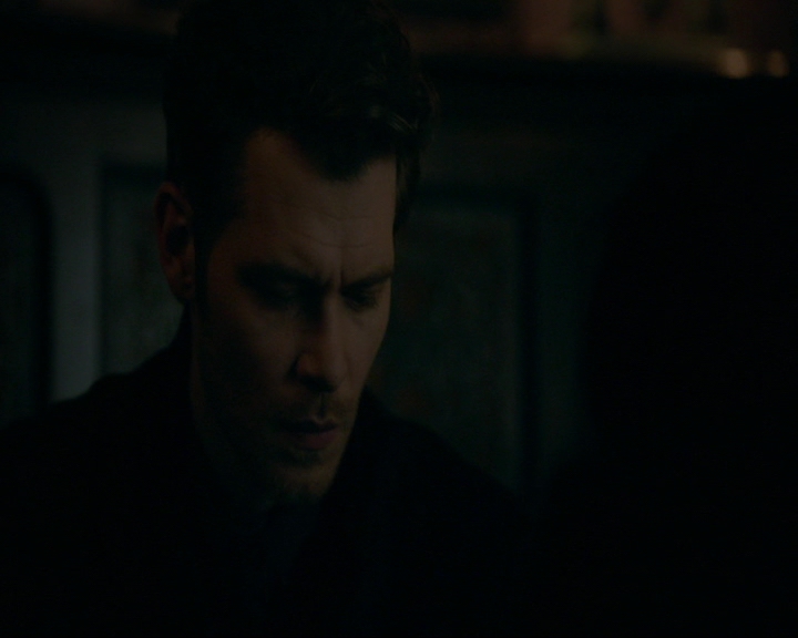 VampireDiaries-dot-nl_TheOriginals4x06BagOfCobras0981.jpg