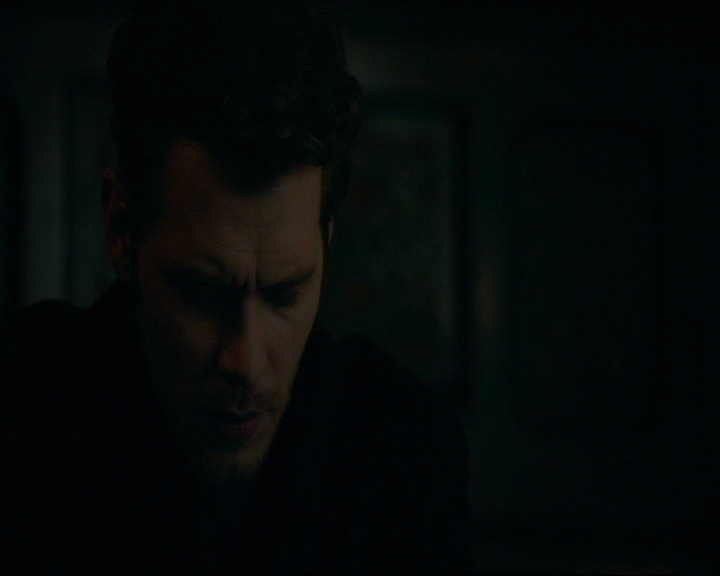 VampireDiaries-dot-nl_TheOriginals4x06BagOfCobras1014.jpg