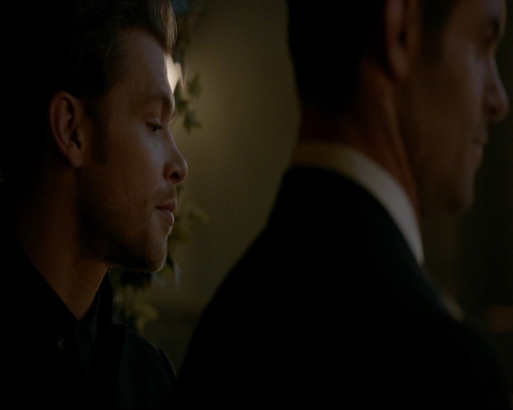 VampireDiaries-dot-nl_TheOriginals4x06BagOfCobras1131.jpg