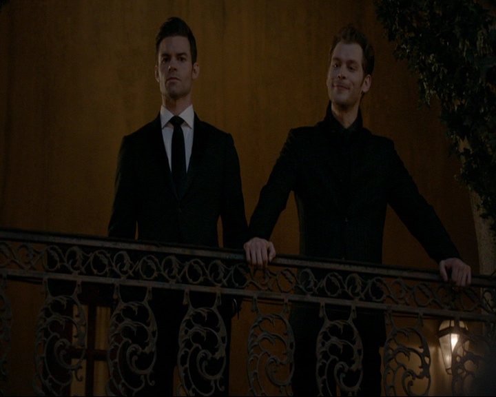 VampireDiaries-dot-nl_TheOriginals4x06BagOfCobras1140.jpg