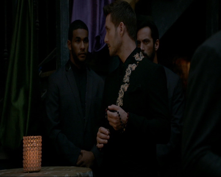 VampireDiaries-dot-nl_TheOriginals4x06BagOfCobras1150.jpg