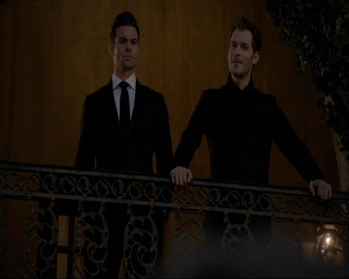 VampireDiaries-dot-nl_TheOriginals4x06BagOfCobras1161.jpg