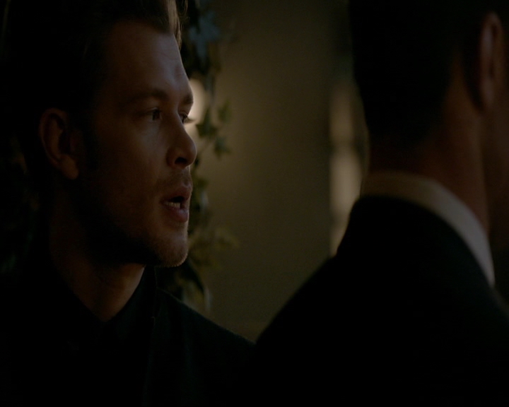 VampireDiaries-dot-nl_TheOriginals4x06BagOfCobras1169.jpg