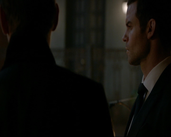 VampireDiaries-dot-nl_TheOriginals4x06BagOfCobras1170.jpg