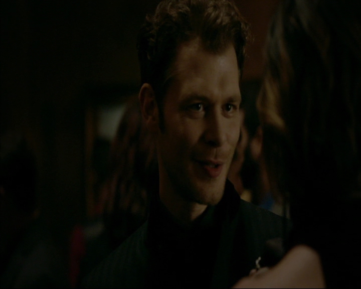 VampireDiaries-dot-nl_TheOriginals4x06BagOfCobras1221.jpg