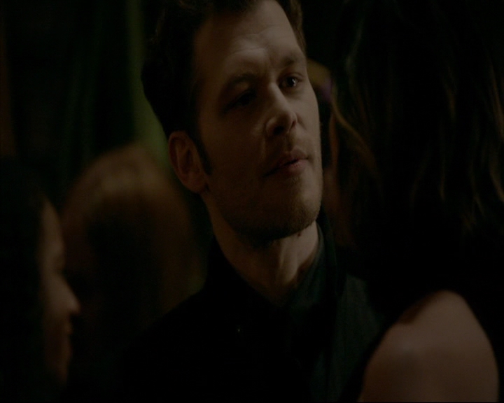 VampireDiaries-dot-nl_TheOriginals4x06BagOfCobras1232.jpg