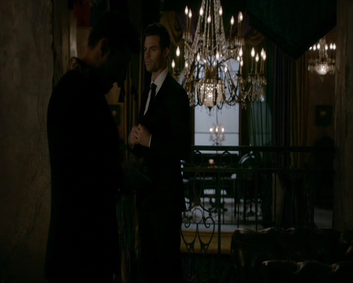 VampireDiaries-dot-nl_TheOriginals4x06BagOfCobras1318.jpg