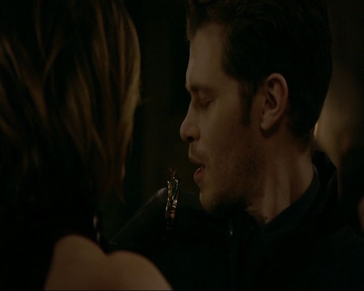 VampireDiaries-dot-nl_TheOriginals4x06BagOfCobras1345.jpg