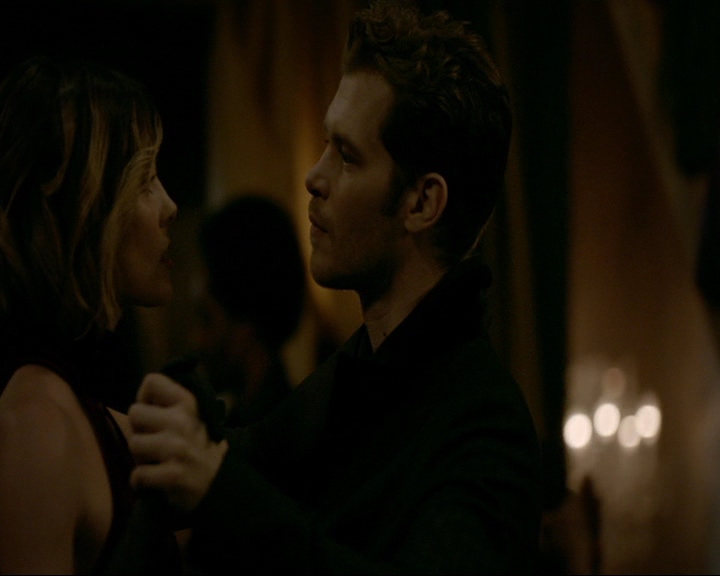 VampireDiaries-dot-nl_TheOriginals4x06BagOfCobras1362.jpg