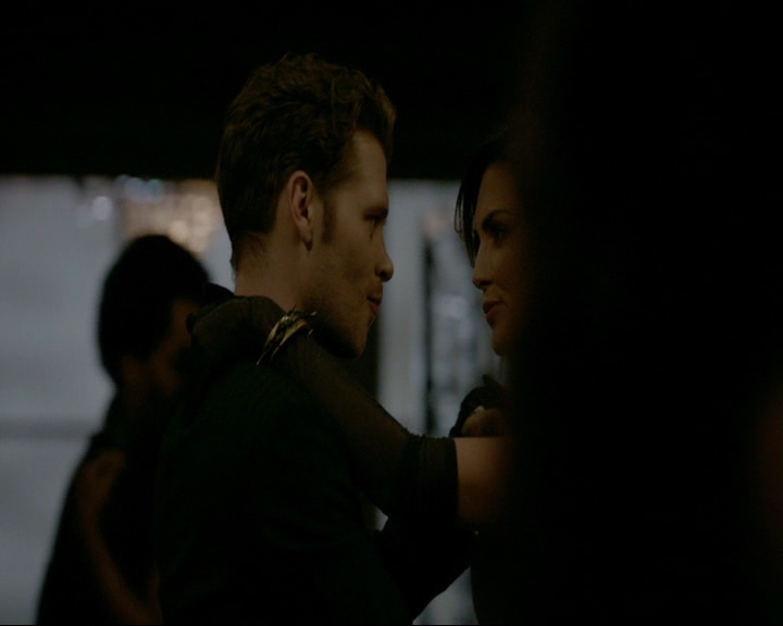 VampireDiaries-dot-nl_TheOriginals4x06BagOfCobras1377.jpg