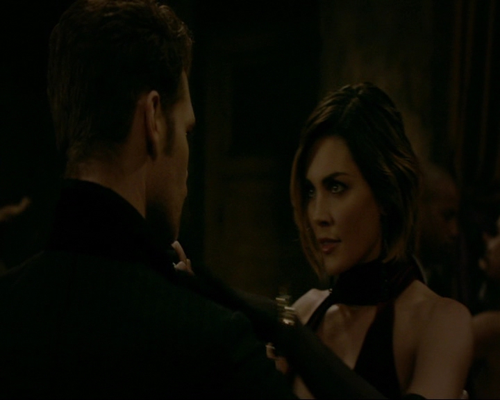 VampireDiaries-dot-nl_TheOriginals4x06BagOfCobras1390.jpg