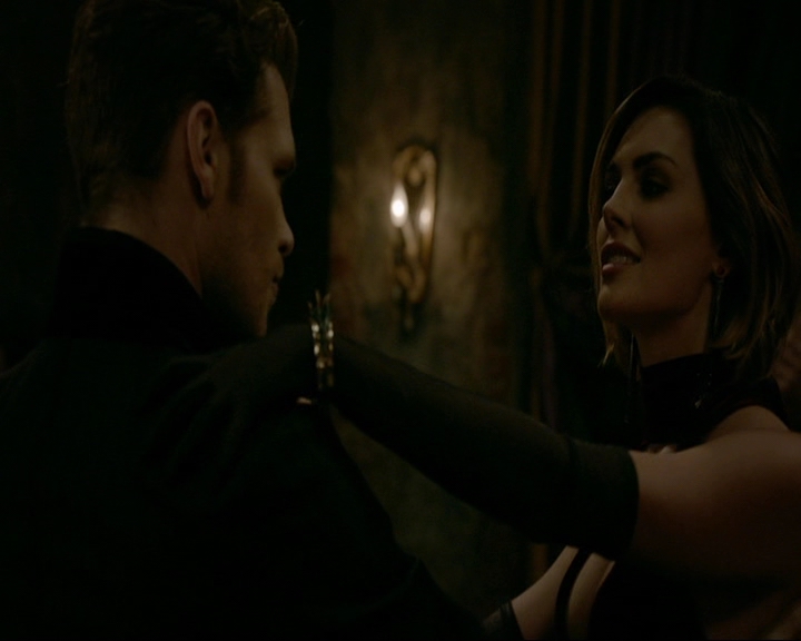 VampireDiaries-dot-nl_TheOriginals4x06BagOfCobras1393.jpg